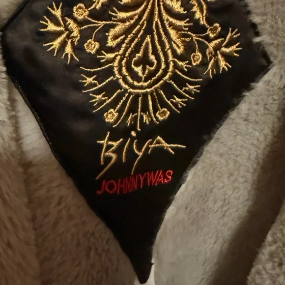 Johnny Was Black Faux fur coat with Multicolor Floral Embroidery - Picture 2 of 6